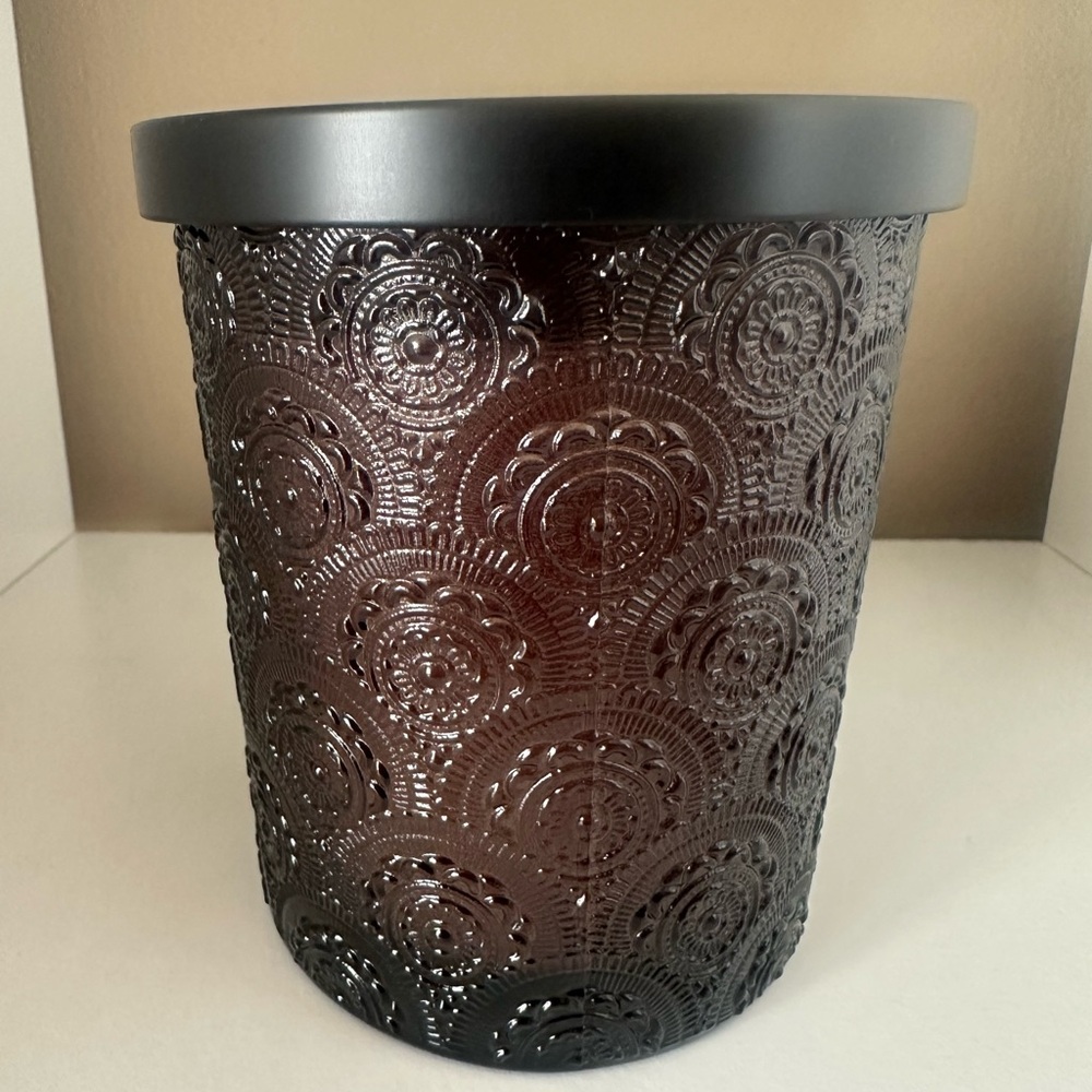 Bellevue Luxury Candle Double Wick 12 oz ~ EMBER & TOBACCO ~ NEW - Picture 4 of 5